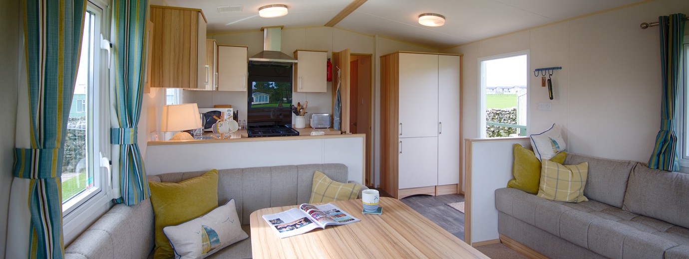 Konkers dining area, kitchen and entrance