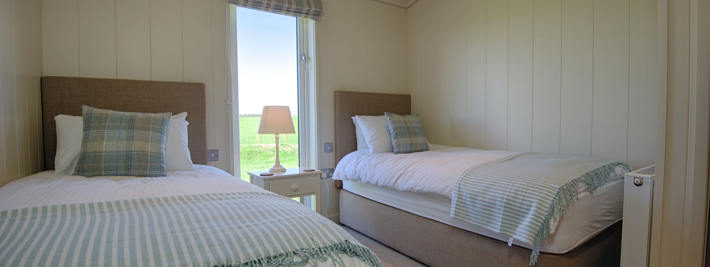 Granary Lodge twin bedroom