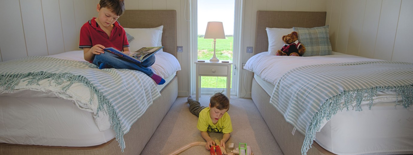Granary Lodge twin bedroom