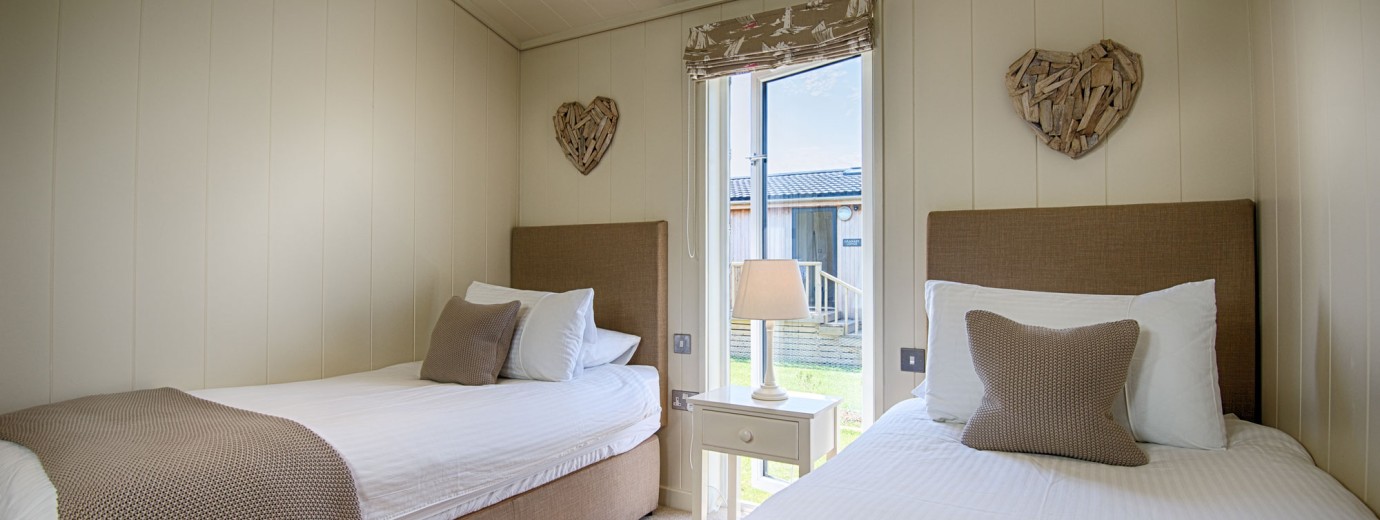 Barley Lodge twin bedroom
