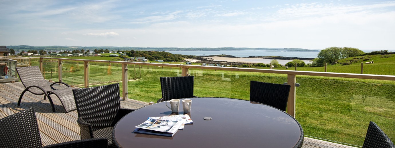 Granary Lodge patio dining