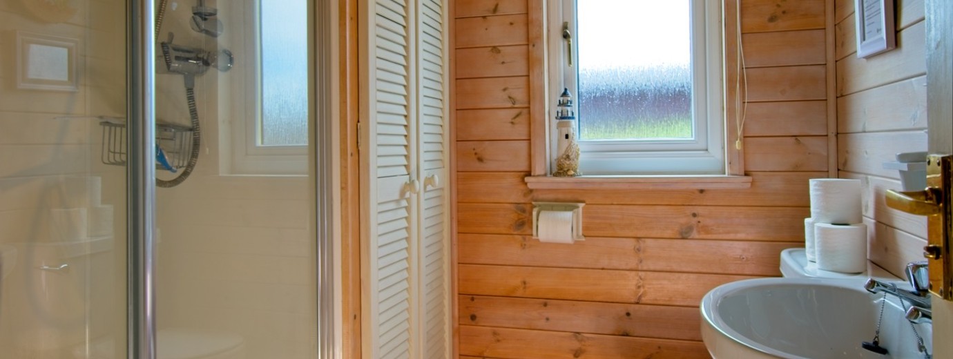 The Buoys lodge bathroom