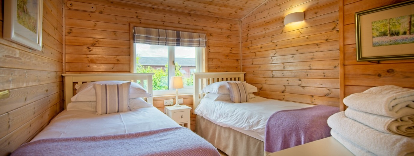 The Buoys lodge twin bedroom