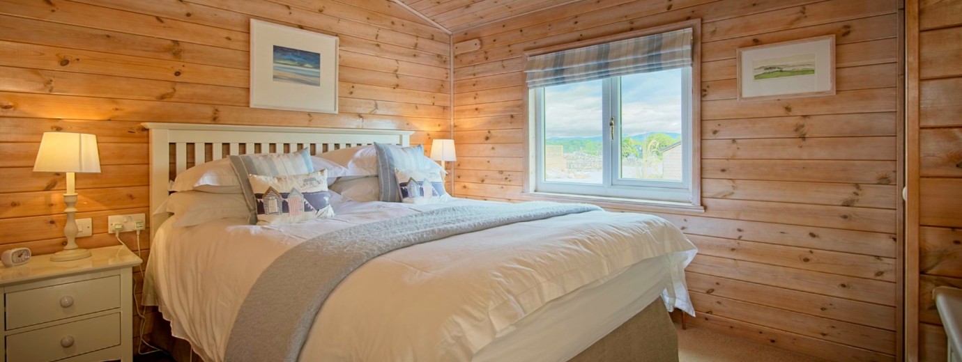 The Buoys lodge king size master bedroom