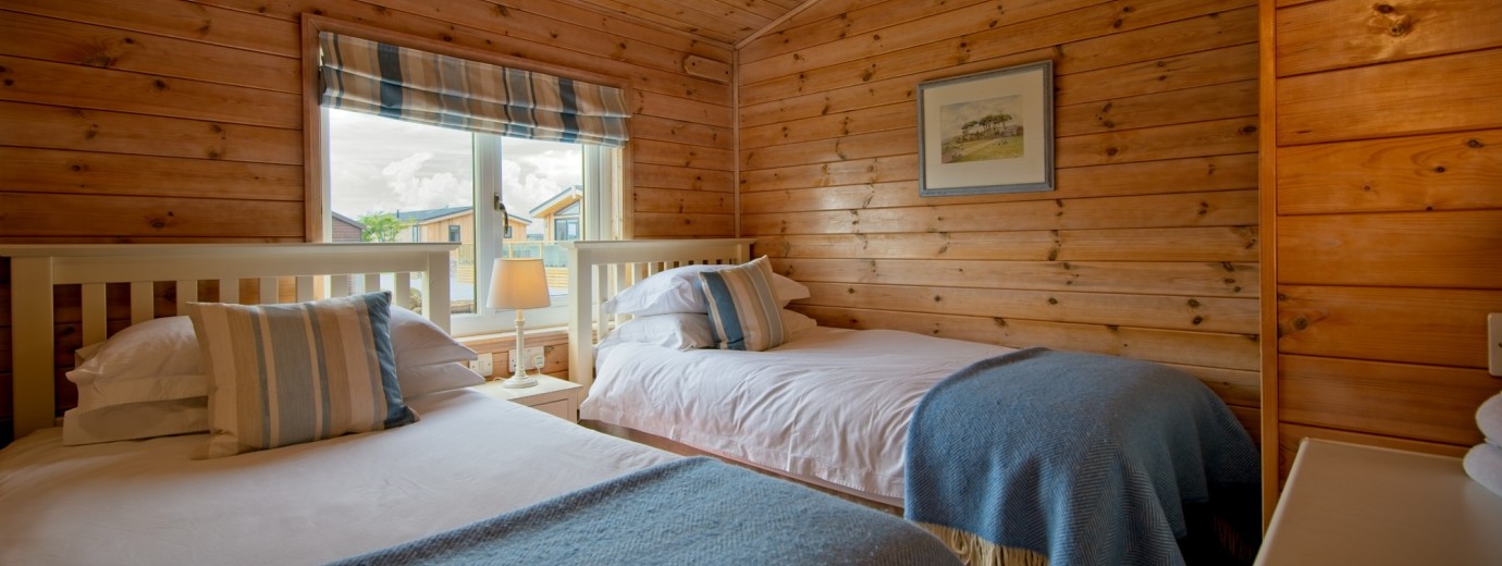 The Buoys lodge twin bedroom