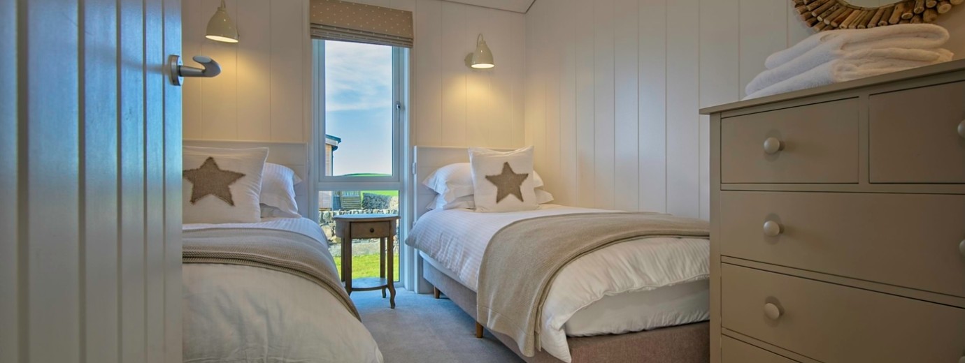 Master Bedroom Twin Room