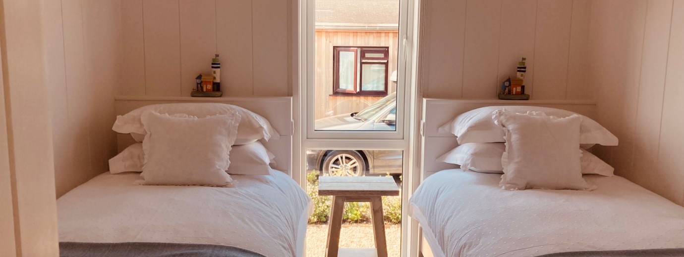 The Moorings twin bed