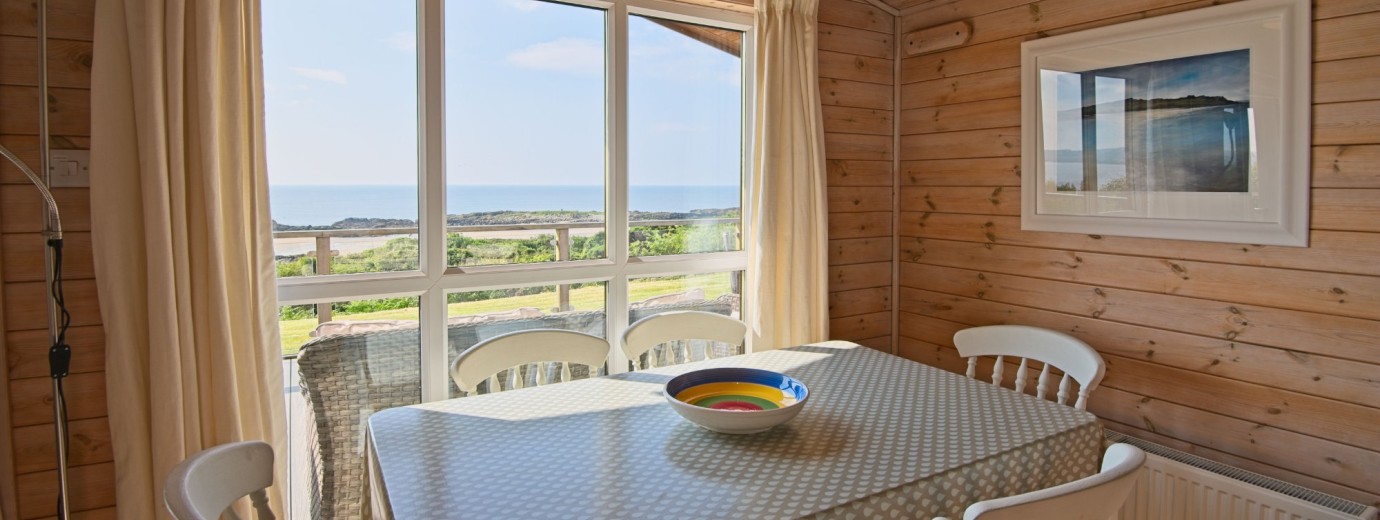 The Buoys lodge dining area