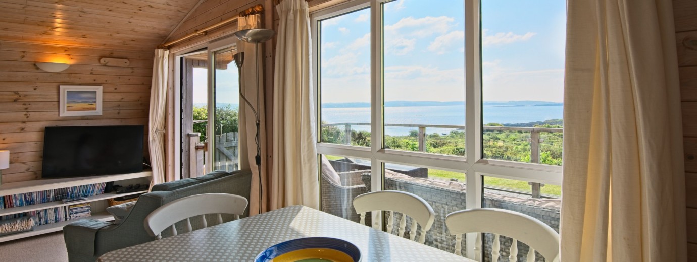 The Buoys lodge dining area