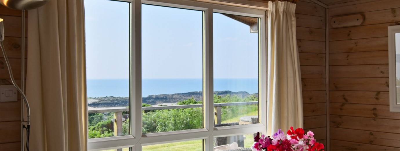 The Buoys lodge dining area