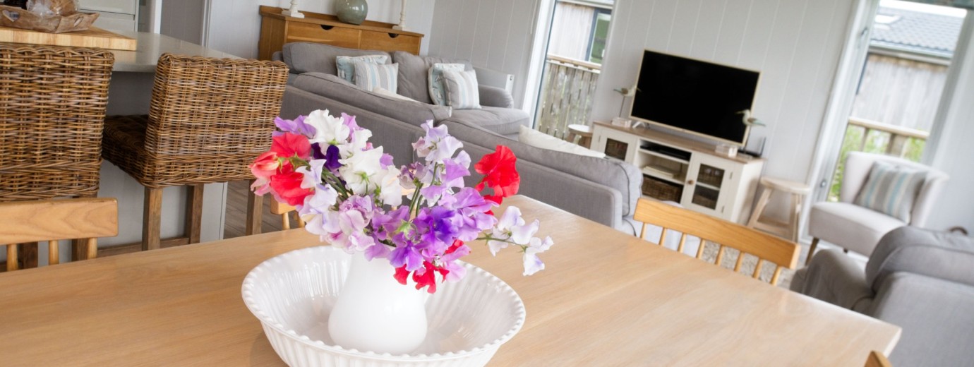 Granary Lodge living / dining area