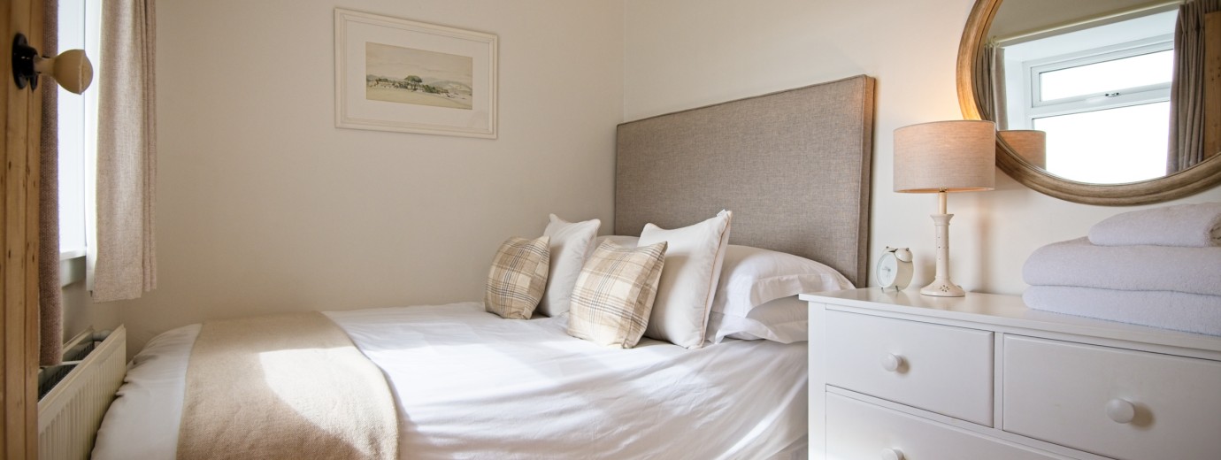 Meadow Cottage king size master bedroom
