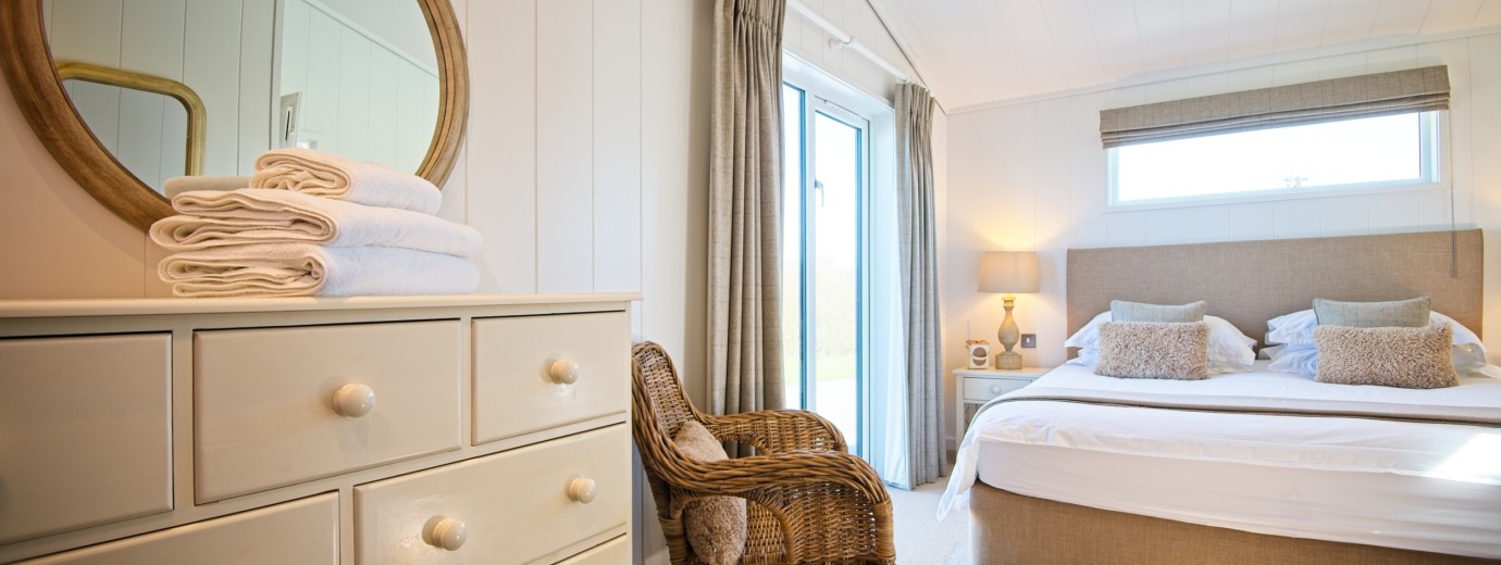 Barley Lodge super king master bedroom
