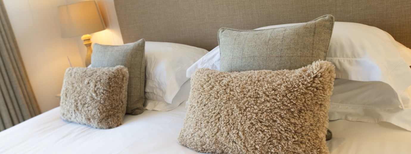 Barley Lodge super king master bedroom
