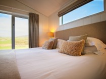 Barley Lodge super king master bedroom